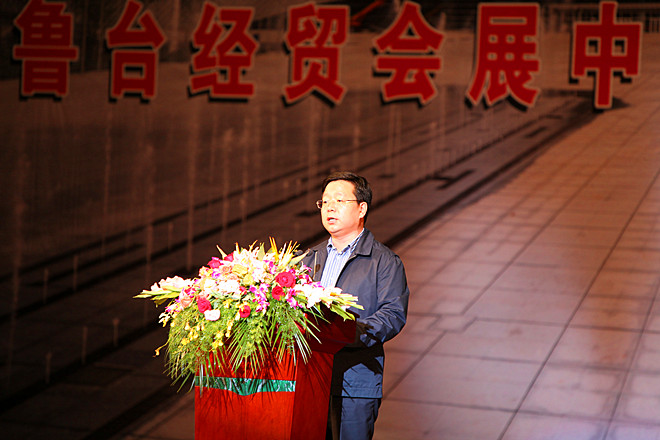 夏芳晨副市長出席濰坊昌大建設(shè)集團(tuán)會展中心工程頒獎(jiǎng)盛典并作重要講話